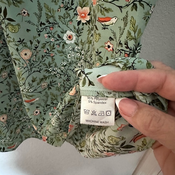 Beautiful light weight new blouse easy - Picture 7 of 11